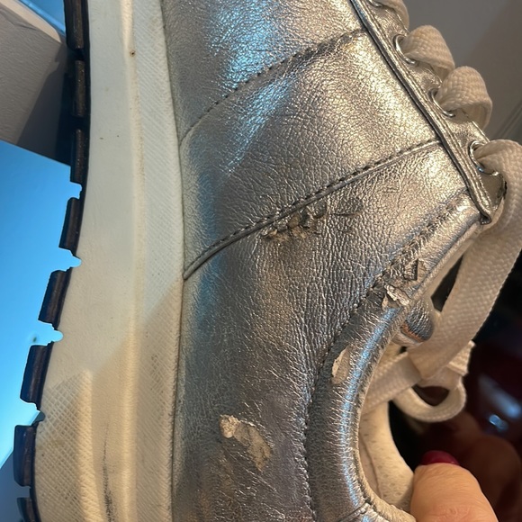 Lightly warn Prada sneakers with minor scratches - Picture 8 of 8